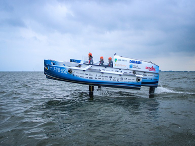 Foiling hydrogen boat